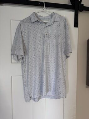 Bermuda Sands Men's Short-Sleeve Polo Shirt in Light Gray with Micro Pattern